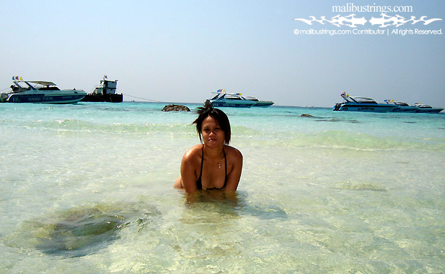 Aiza in a Malibu Strings bikini in Thailand.